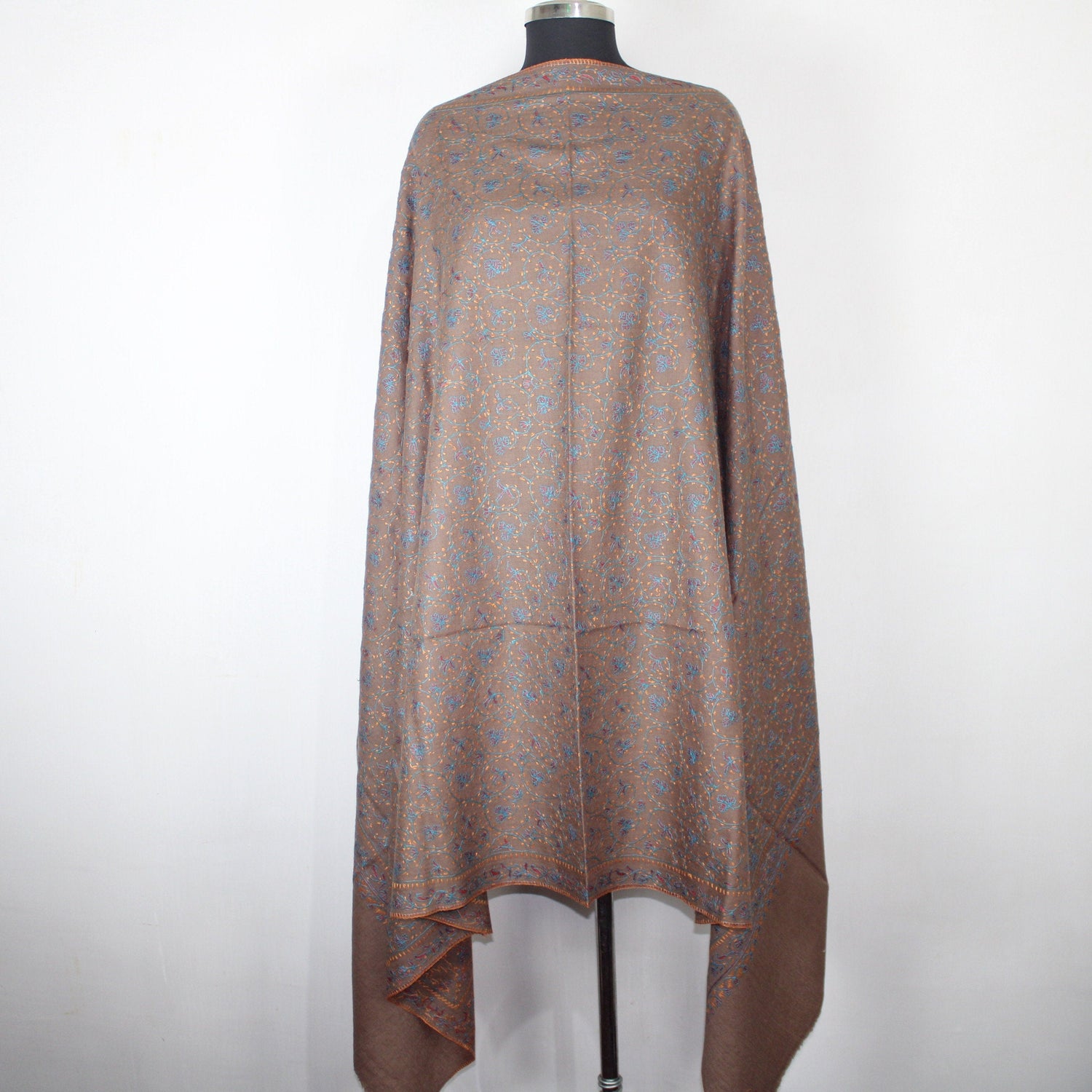 Kashmiri Sozni Embroidered Merino Wool Shawl: Beige Jaaldar Wrap BATIN