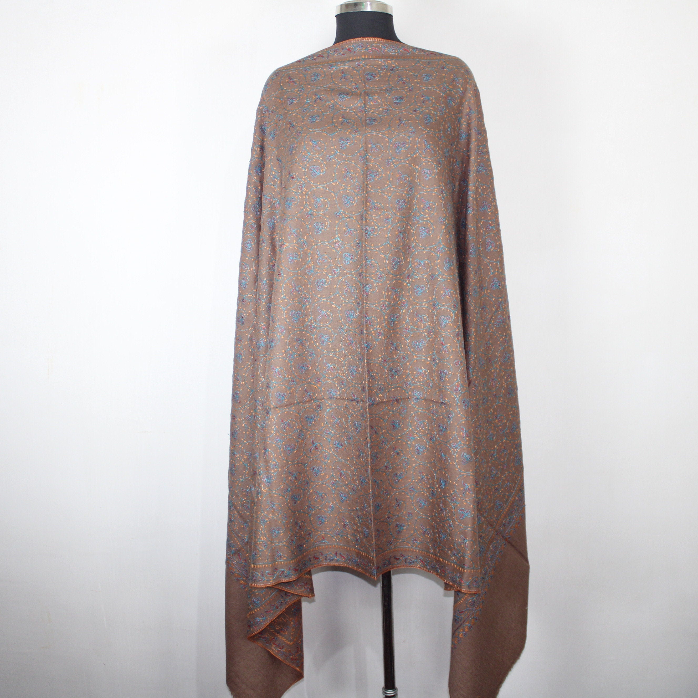 Kashmiri Sozni Embroidered Merino Wool Shawl: Beige Jaaldar Wrap BATIN