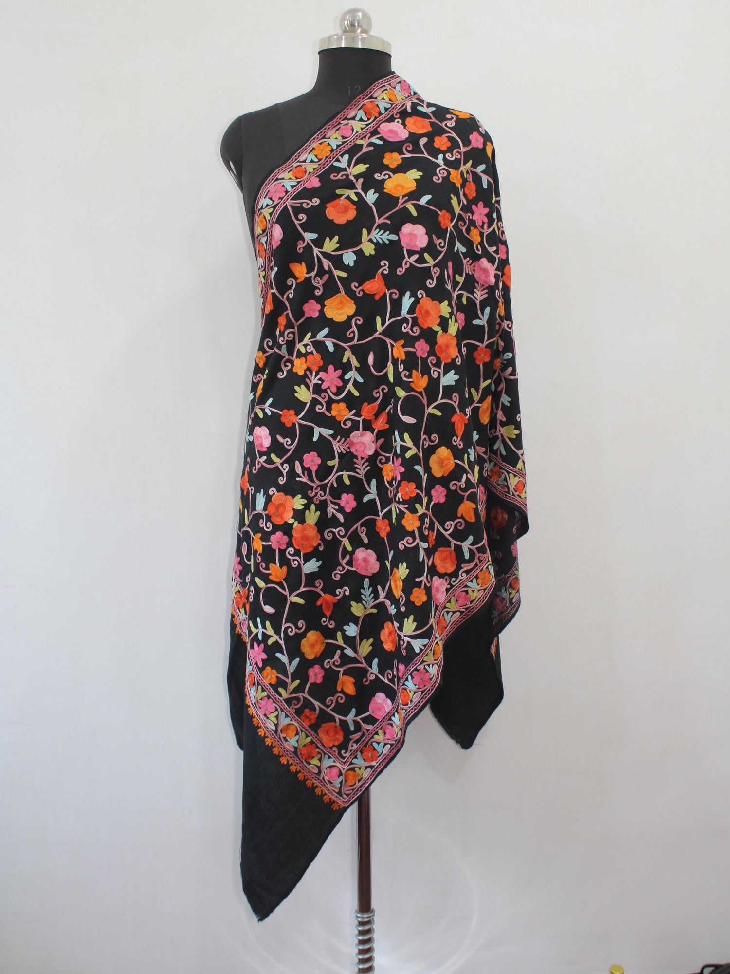 Kashmiri Wool Stole: Aari Embroidered Floral Scarf - BATIN